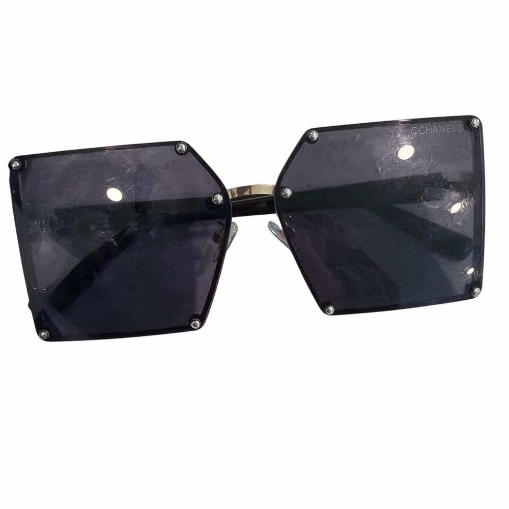 Chanel square sunglasses with case and box - Picture 2 of 10